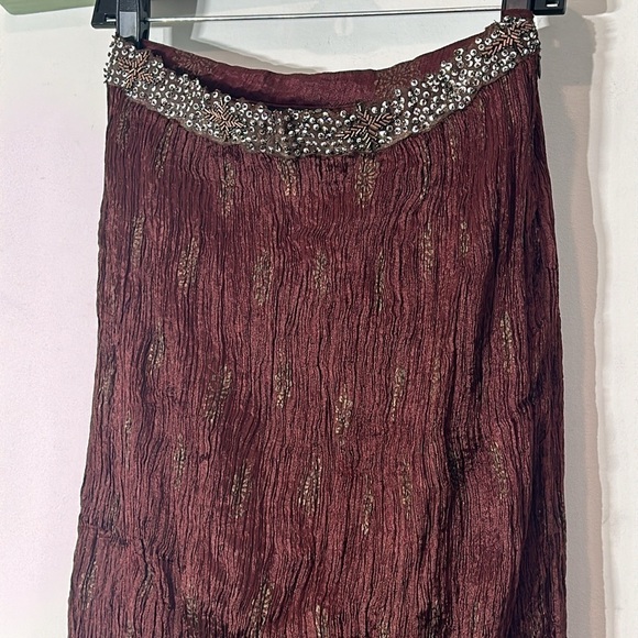 Chaudry KC burgundy pleated crepe midi skirt gold metallic antique print medium - Picture 1 of 7